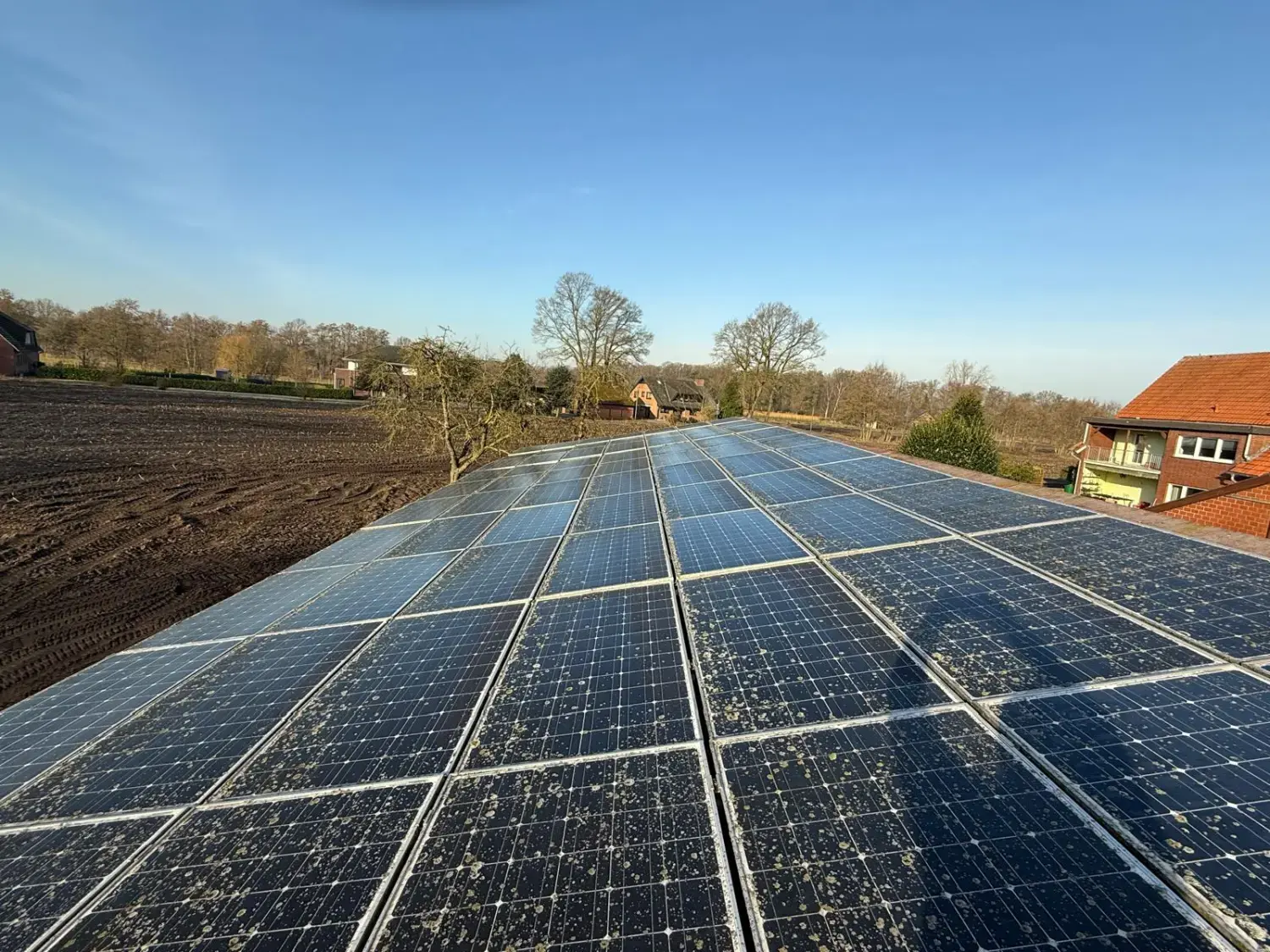 Hausmeisterdienst und Reinigungsarbeiten - Reinigung von Sonnenkollektoren