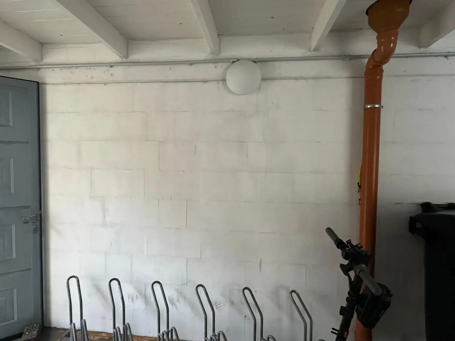 Hausmeisterdienst und Reinigungsarbeiten - Wand